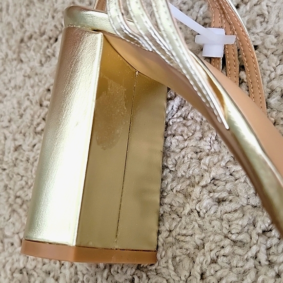 NY&C gold Queen Block Retro heels - Picture 5 of 8